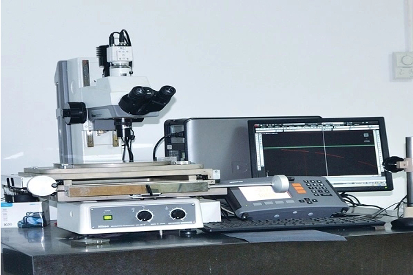 EDM sinking microscope measuring